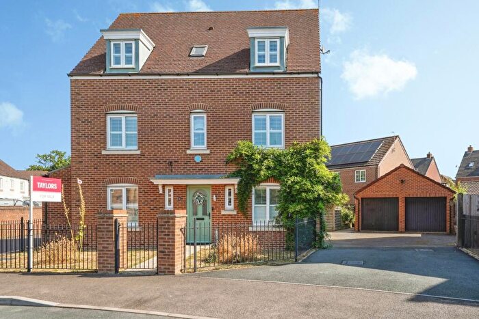 5 Bedroom Detached House For Sale In Lyneham Drive, Quedgeley, Gloucester, Gloucestershire, GL2