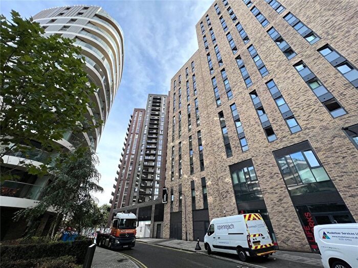 2 Bedroom Flat To Rent In North End Road, Wembley, London, HA9