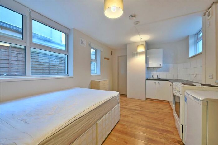 Studio To Rent In Ashenden Road, Homerton, E5