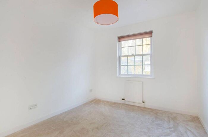 3 Bedroom Terraced House To Rent In Garford Street, Isle Of Dogs, London, E14