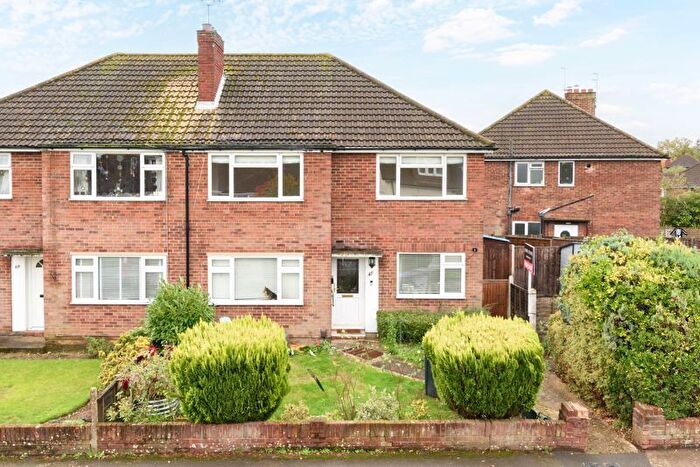 2 Bedroom Flat For Sale In Queen Mary's Drive, New Haw, KT15