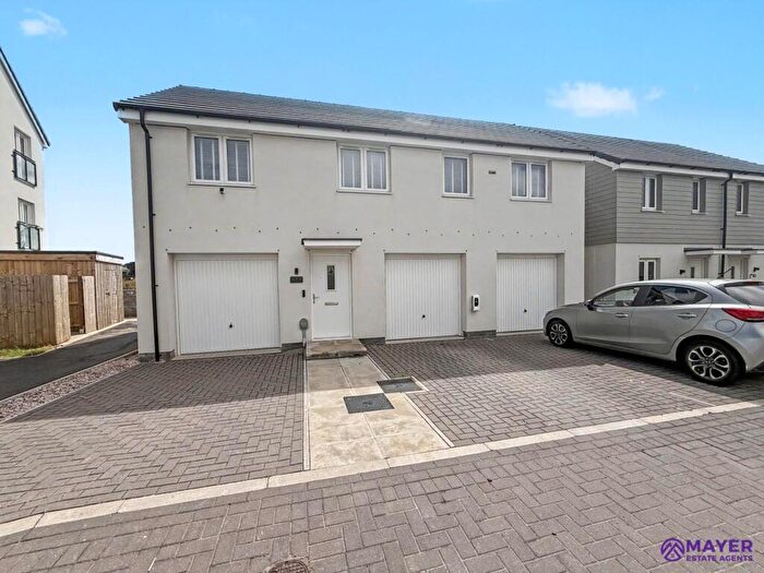 2 Bedroom Coach House For Sale In Foxglove Gardens, Plymouth, PL6