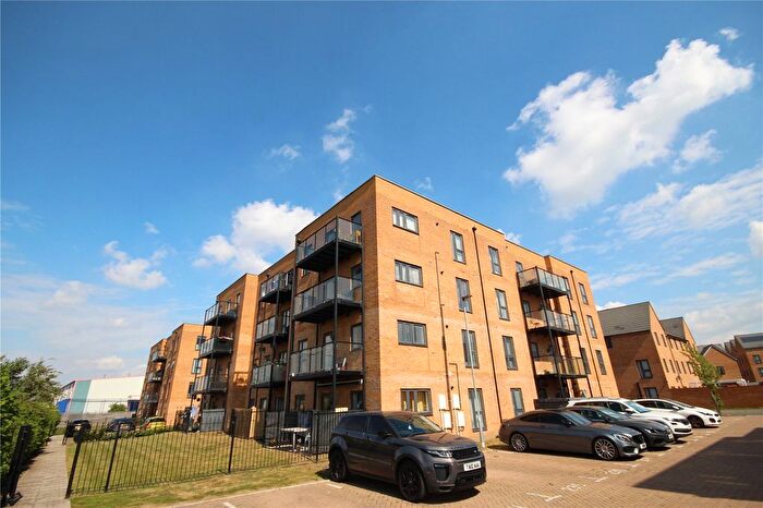 2 Bedroom Flat To Rent In Armoury Court, Lance Street, Rainham, RM13
