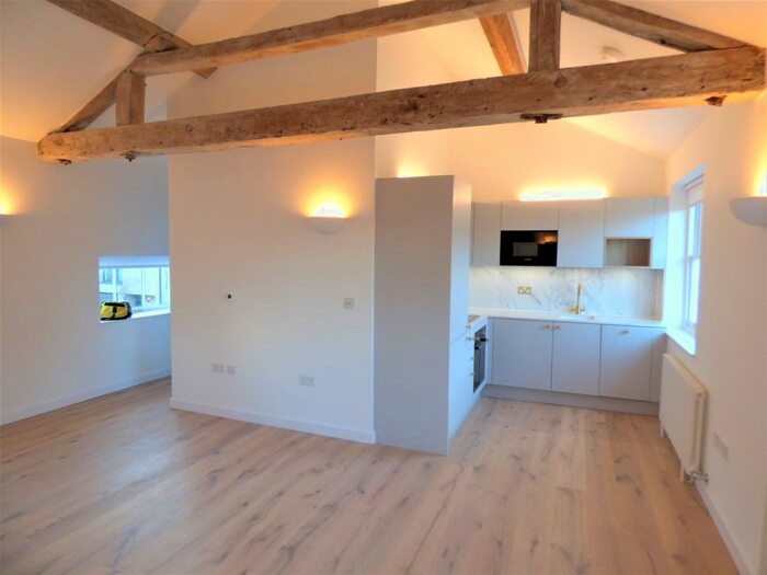 1 Bedroom Flat To Rent In Chalk Lane, Epsom, KT18