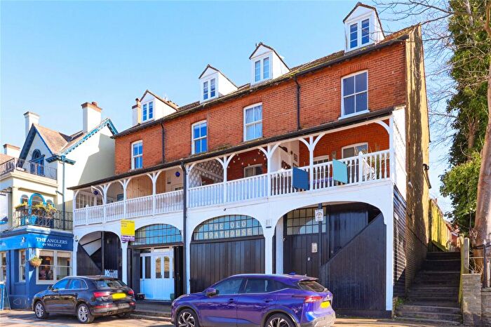 3 Bedroom House To Rent In Manor Road, Walton-on-Thames, Surrey, KT12