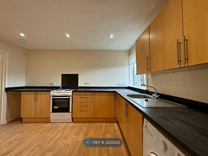 3 Bedroom Flat To Rent In St. Valery Drive, Stirling, FK7