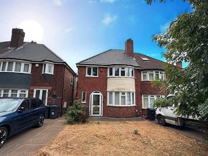 3 Bedroom Semi-Detached House To Rent In Garretts Green Lane, Birmingham, B26