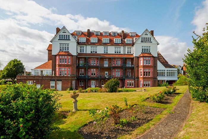 2 Bedroom Apartment For Sale In The Durlocks, Folkestone, CT19