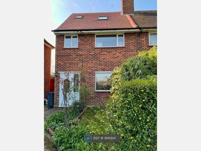 4 Bedroom Semi-Detached House To Rent In Grove Crescent, Feltham, TW13