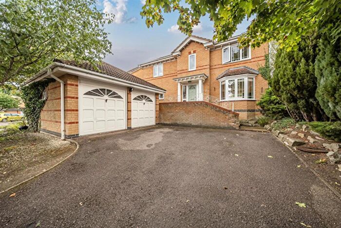 4 Bedroom Detached House For Sale In Acorn Way, Silverstone, NN12
