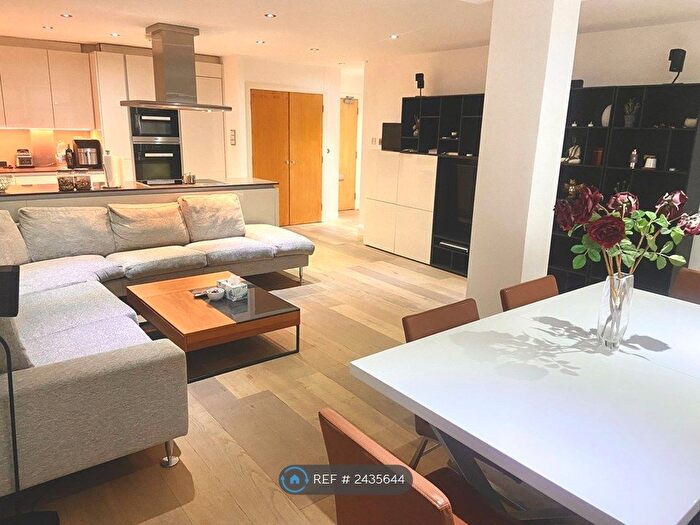 2 Bedroom Flat To Rent In Rivers House, Brentford, TW8