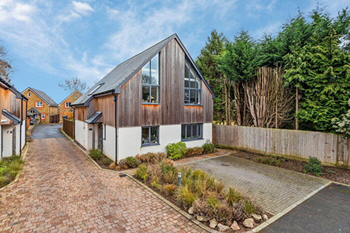 4 Bedroom Detached House For Sale In Chesham, Buckinghamshire, HP5