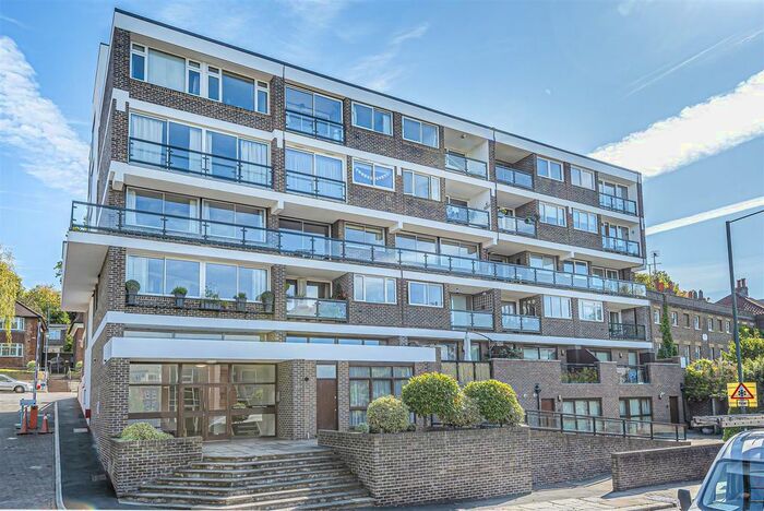 2 Bedroom Flat To Rent In Petersham Road, Richmond, TW10