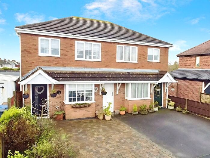 3 Bedroom Semi-Detached House For Sale In Middlefield Lane, Hinckley, Leicestershire, LE10