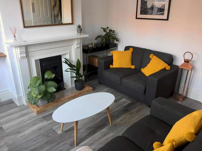 3 Bedroom Terraced House To Rent In Vincent Road, Sheffield, S7