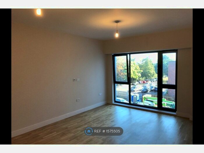 1 Bedroom Flat To Rent In Crownage Court, Sunbury-On-Thames, TW16