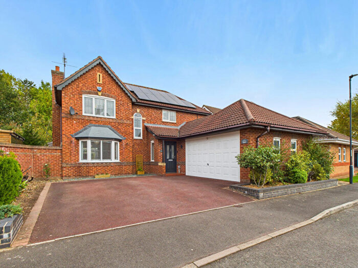 4 Bedroom Detached House For Sale In Queensbury Chase, Littleover, DE23