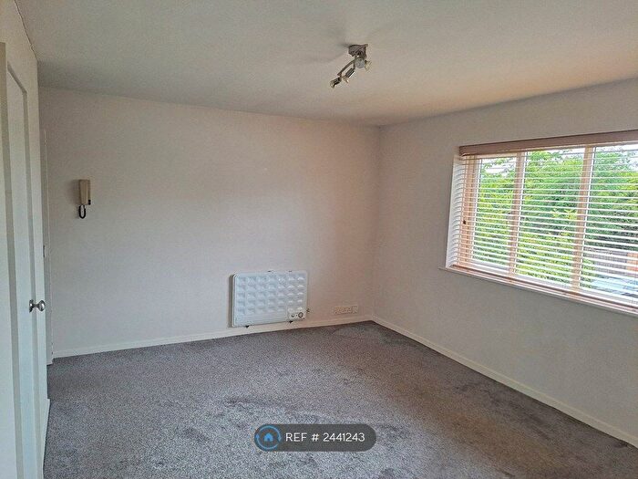 Studio To Rent In Leicester Road, New Barnet, EN5