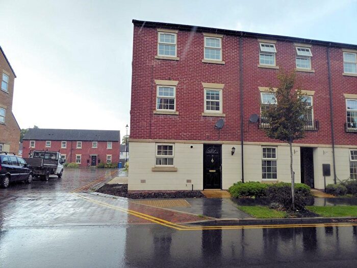 2 Bedroom End Of Terrace House To Rent In Legends Way, Hull, HU4