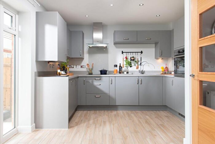 3 Bedroom Semi Detached House For Sale In The Fairways, Westhoughton, Bolton, BL5