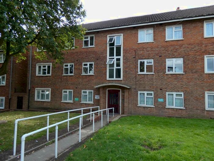 3 Bedroom Apartment To Rent In Wychwood Crescent, Sheldon, Birmingham, B26