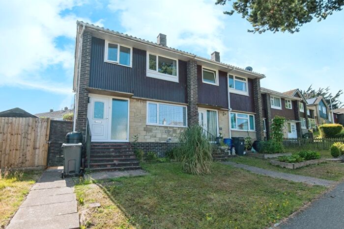 3 Bedroom End Terrace House For Sale In Woodbury Park, Axminster, EX13