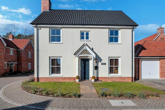 3 Bedroom Detached House For Sale In Pamment Close, Tostock, Bury St. Edmunds, IP30