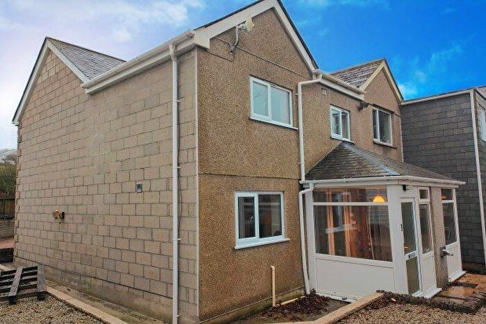 2 Bedroom Property To Rent In Rame Cross, Penryn, TR10