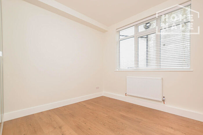 5 Bedroom Flat To Rent In Digby Works, E9