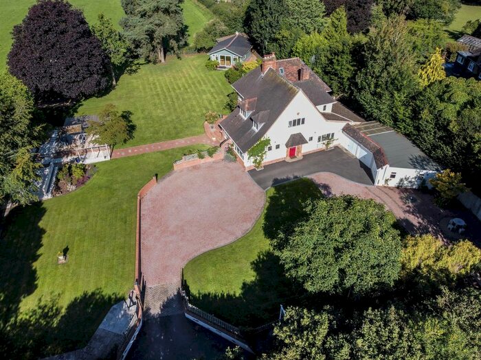 5 Bedroom Detached House For Sale In Fernhill Lane, Balsall Common, Coventry, CV7