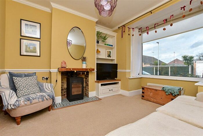 4 Bedroom End Terrace House For Sale In York Terrace, Birchington, Kent, CT7