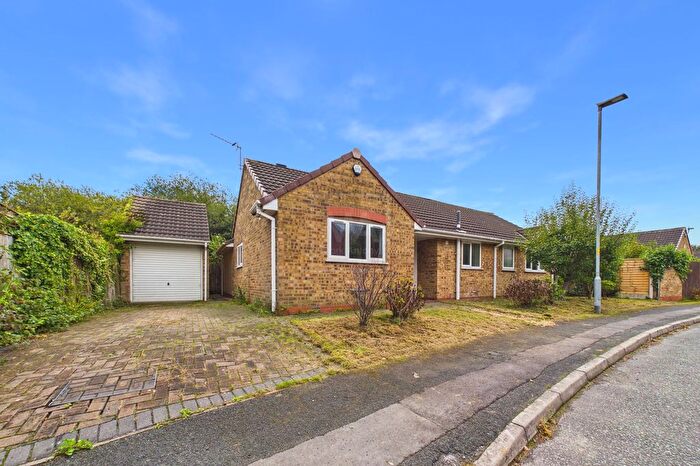 4 Bedroom Detached Bungalow To Rent In Rockingham Close, Birchwood, WA3
