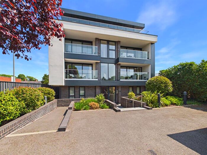 2 Bedroom Apartment For Sale In Swans Nest Lane, Stratford-Upon-Avon, CV37