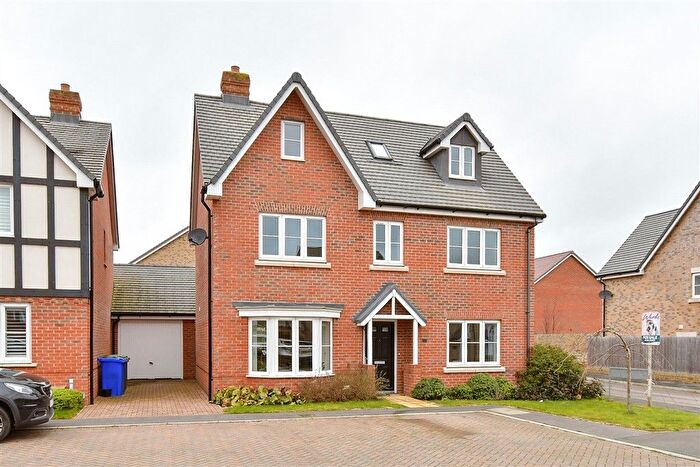 5 Bedroom Detached House For Sale In Nursery Gardens, Faversham, Kent, ME13