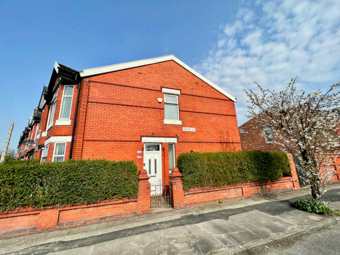 3 Bedroom End Of Terrace House To Rent In Horton Road, Manchester, M14