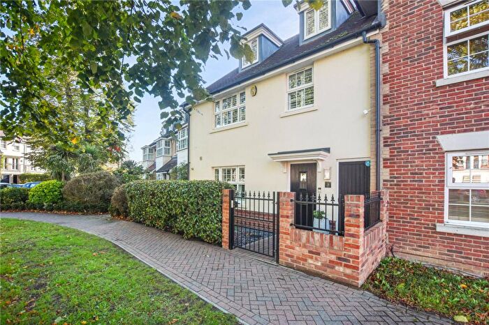 4 Bedroom Terraced House For Sale In Abbey Drive, Bexley Park, Kent, DA2