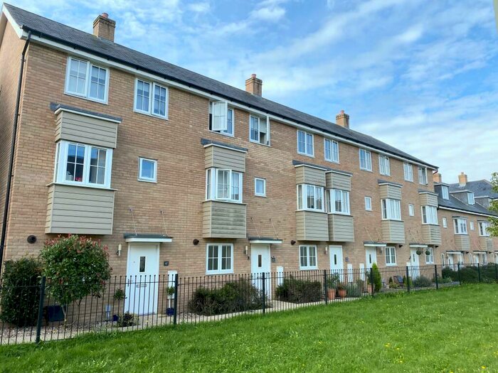 3 Bedroom Town House To Rent In Romsey, SO51