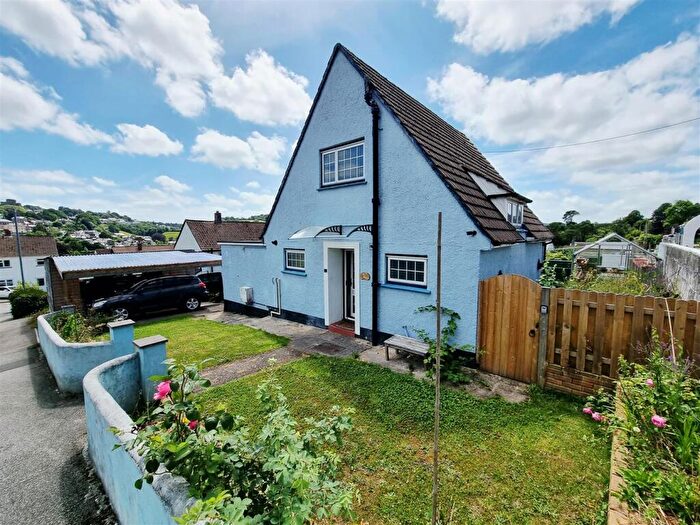 2 Bedroom Detached Bungalow For Sale In Broad Park, Launceston, PL15