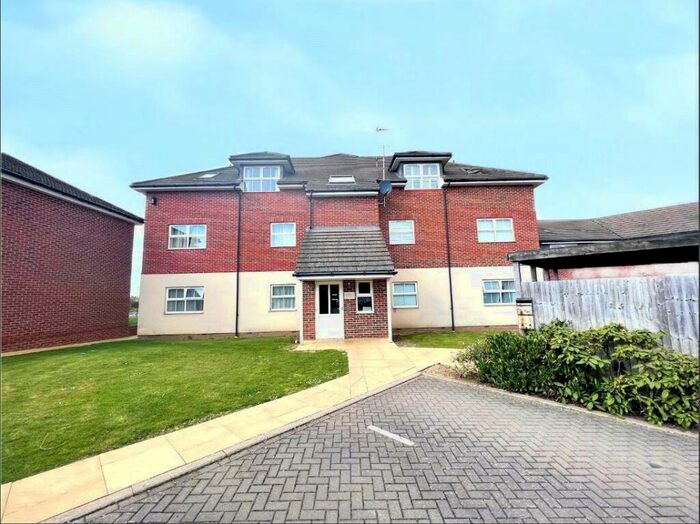 2 Bedroom Apartment To Rent In Honnington Mews, Farnborough, GU14