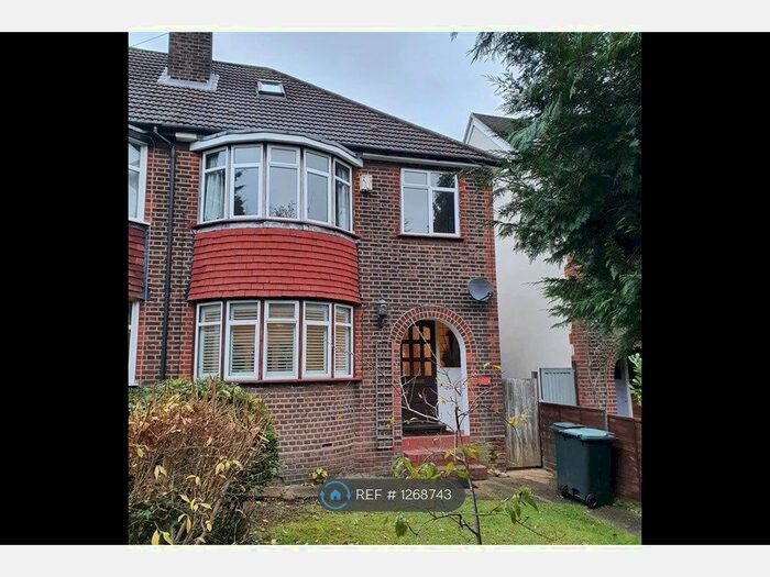 3 Bedroom Semi-Detached House To Rent In Watford Road, Croxley Green, Rickmansworth WD3