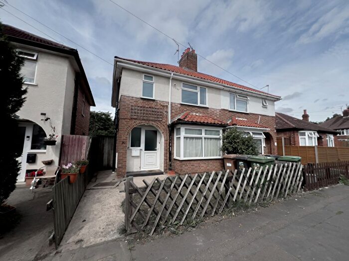 3 Bedroom Semi-Detached House To Rent In Eastfield Grove, Peterborough, PE1