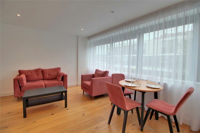 3 Bedroom Maisonette To Rent In Westmead, Farnborough, GU14