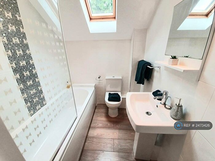 1 Bedroom Flat To Rent In Chapel Court, Bromsgrove, B61