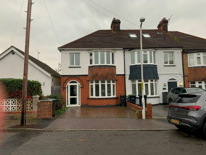 3 Bedroom End Of Terrace House To Rent In Lamorna Avenue, Gravesend, Kent, DA12