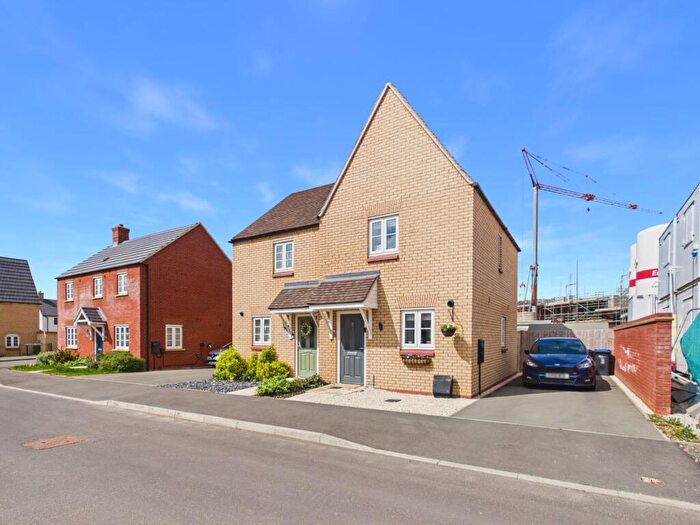 2 Bedroom Semi-Detached House For Sale In Kilsby Drive, Towcester, NN12