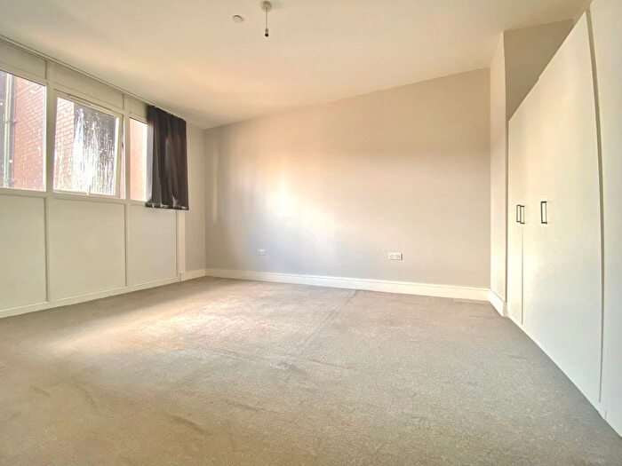 1 Bedroom Flat To Rent In Lower Stone Street, Maidstone, ME15