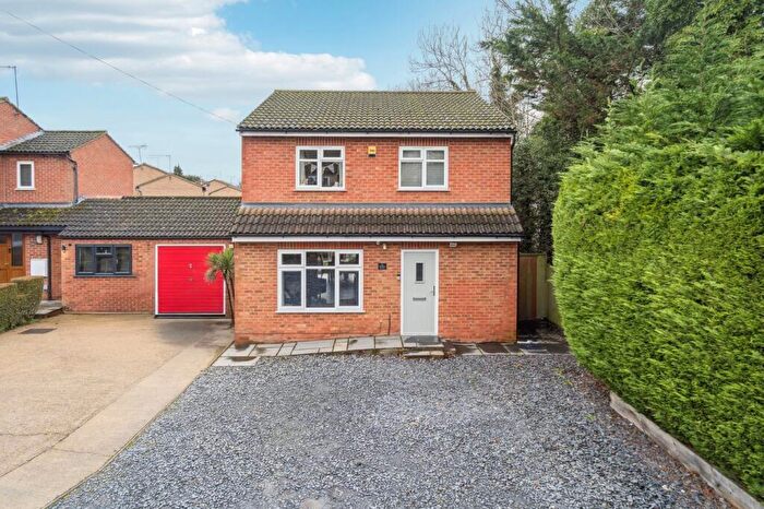 4 Bedroom Detached House For Sale In Rixon Close, George Green, SL3