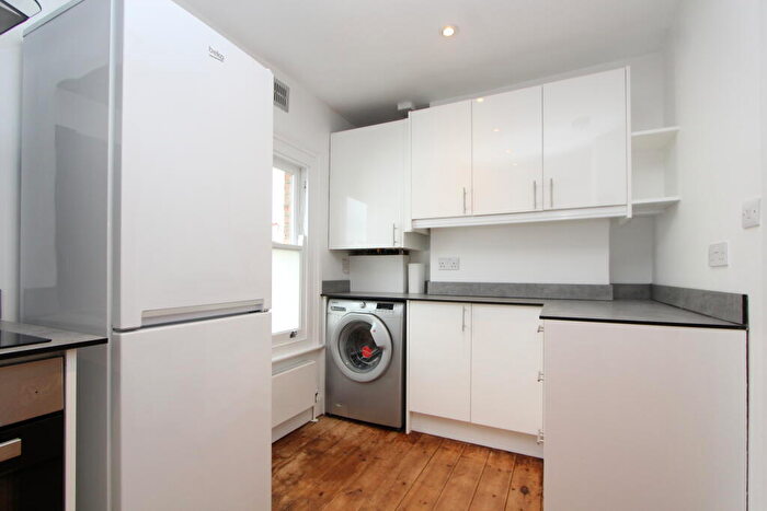 3 Bedroom Apartment To Rent In Alexandra Park Road, Alexandra Park, London, N22