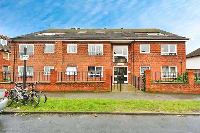 2 Bedroom Flat To Rent In Henley Road, Brighton, BN2