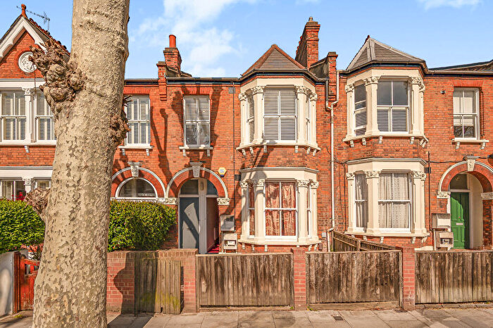 2 Bedroom Flat For Sale In Oglander Road, London, SE15